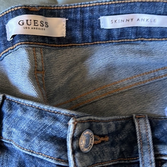 Guess ankle jeans with fishnet in them - Picture 4 of 6